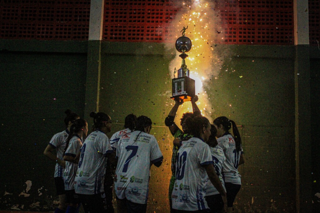 Jô Fitness vence Estica nos pênaltis e é campeã do Feminino